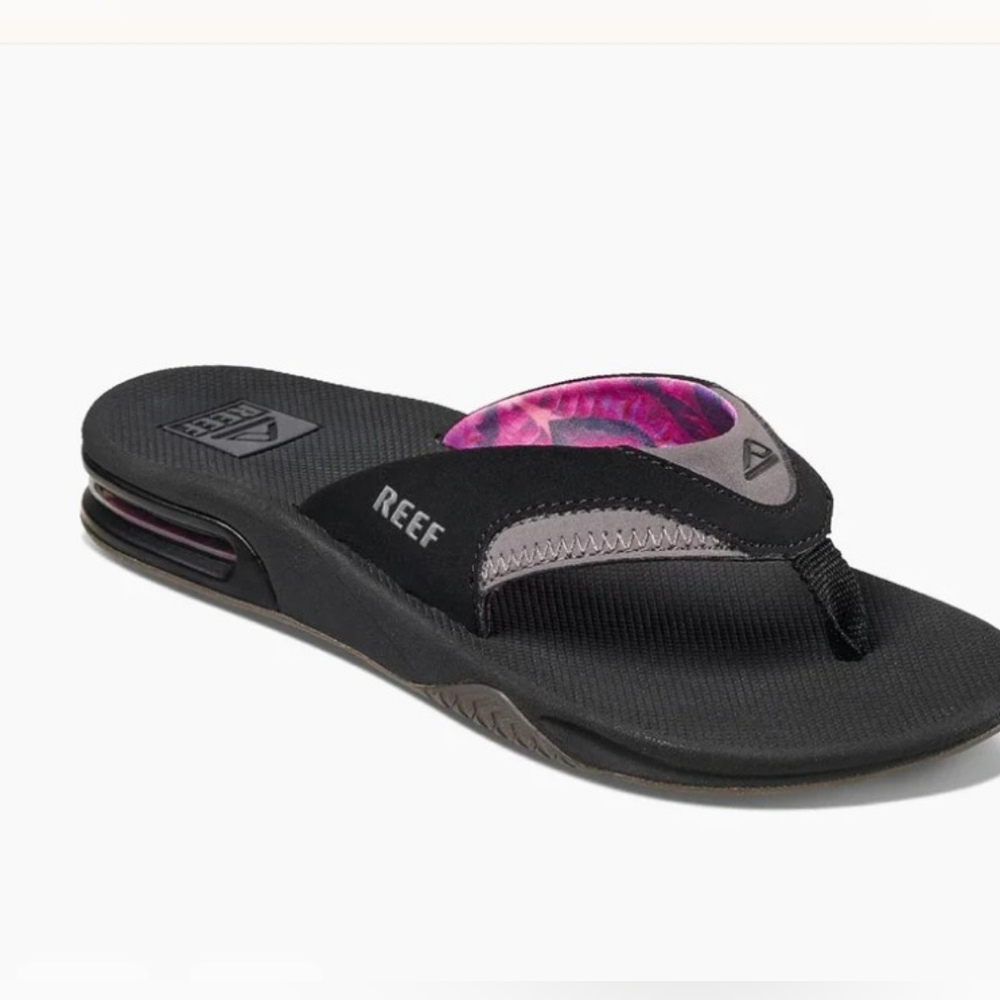 Reef Fanning Women's Black/Grey Flip Flops size 6 with built in Bottle Openers